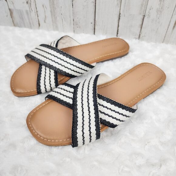 Old Navy Cross Band Sandals Black and White Size 10 - Picture 2 of 7